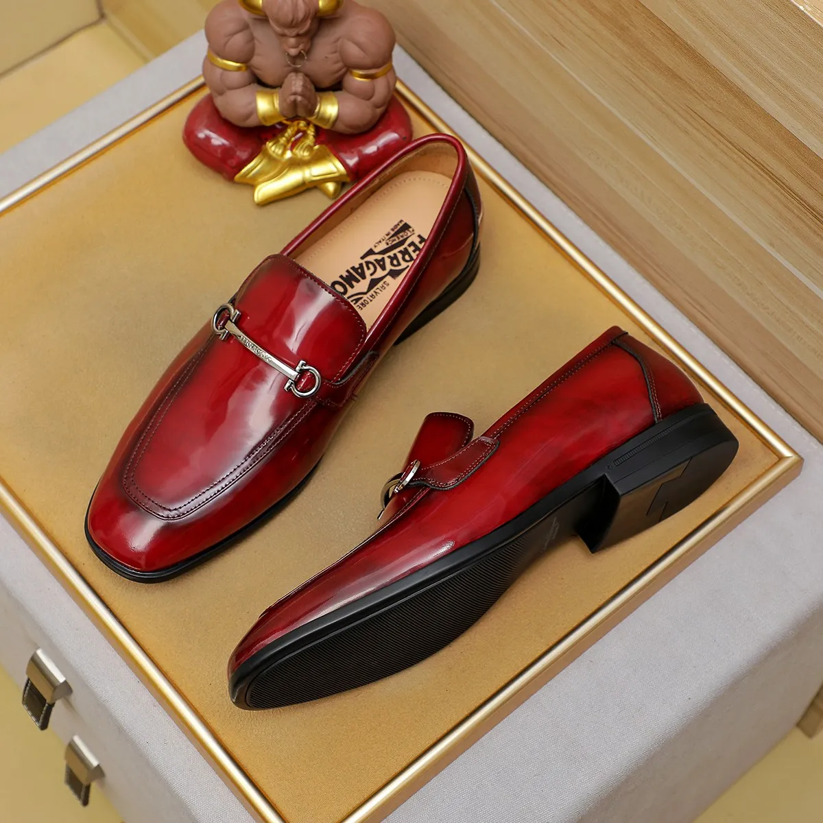 Men's Men's Shoes 260 Ferragamo [Ferragamo] top imported suit men's shoes 💯Original copy of the official website, product materials: selected imported embossed calfskin + luxury hardware buckle accessories ~ imported water-dyed cow 🐂 leather lining. Strong three-dimensional visual effect, original combination outsole, multiple colors available😘 Size: 38-45